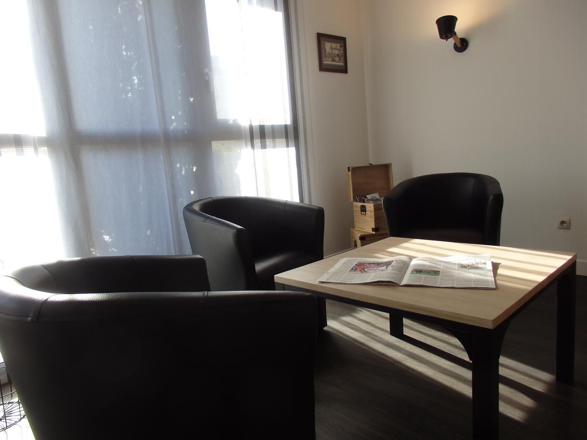 Hotel Castel Neuves-Maisons Экстерьер фото