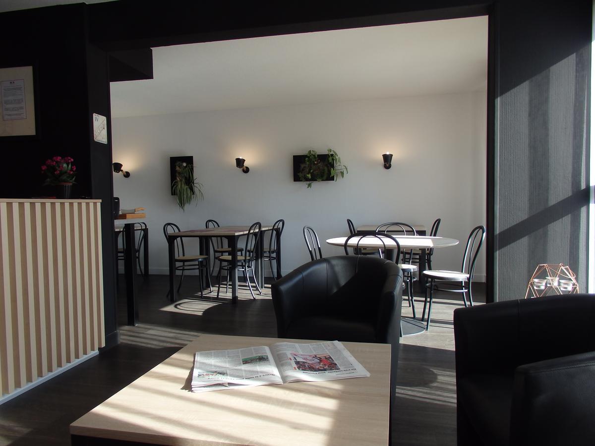 Hotel Castel Neuves-Maisons Экстерьер фото